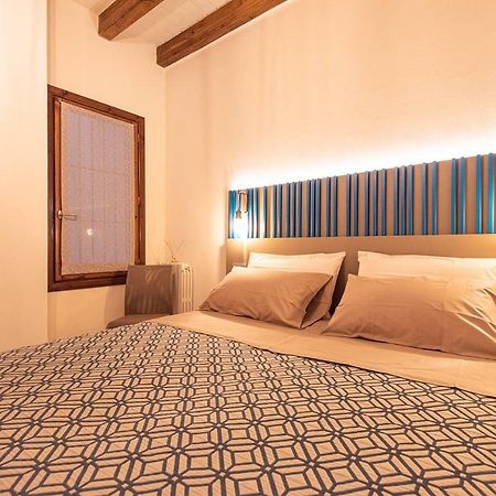 Dreamy Apartment Tre Corone Old Town Desenzano del Garda Ngoại thất bức ảnh