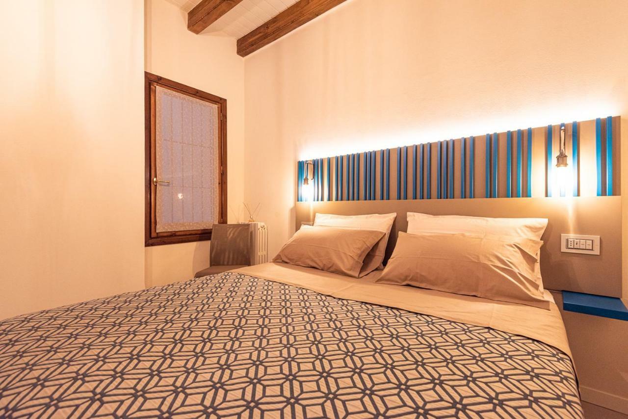 Dreamy Apartment Tre Corone Old Town Desenzano del Garda Ngoại thất bức ảnh