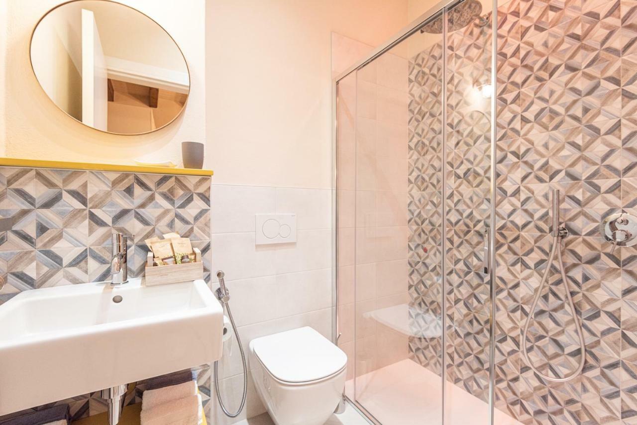 Dreamy Apartment Tre Corone Old Town Desenzano del Garda Ngoại thất bức ảnh